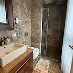 New Luxury Comfortable Apartment
